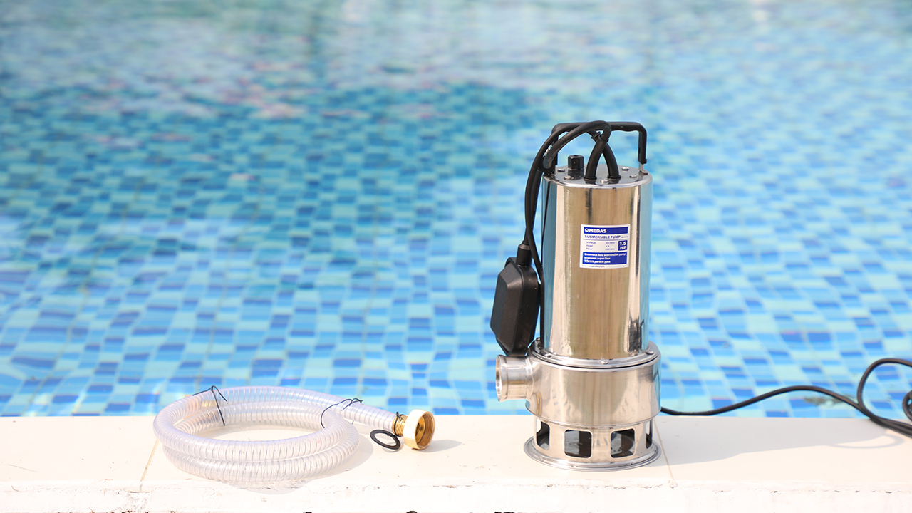 INOX Submersible Pump.mp4